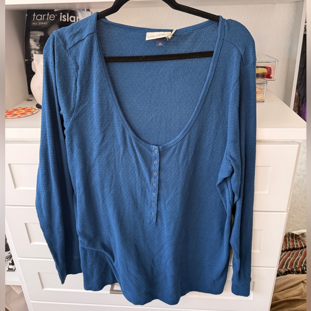 Women's Blue Long Sleeve Top